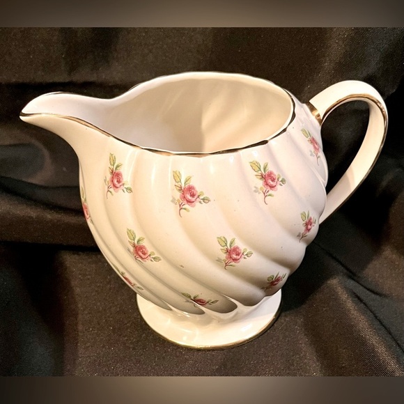 Sadler Other - Sadler Bridgerton Floral Cream Pitcher Made in England Pattern 1593 Textured VTG